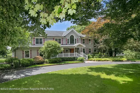 11 Willow Lake Dr, Colts Neck, NJ 07722