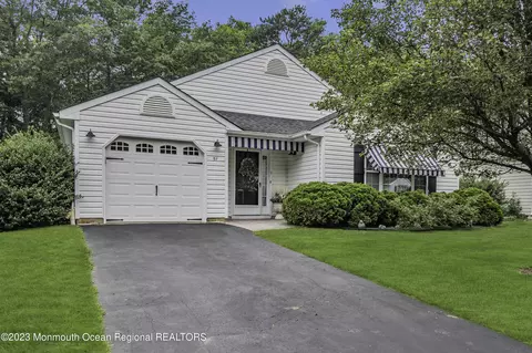 57 Sleepy Hollow Dr, Brick, NJ 08724