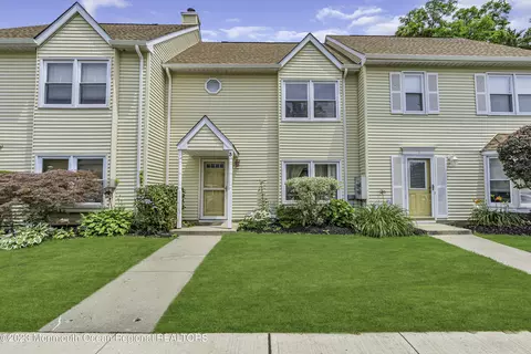 3 Heritage Ter, Jackson, NJ 08527