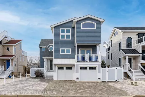 7 S Central Ave, Surf City, NJ 08008