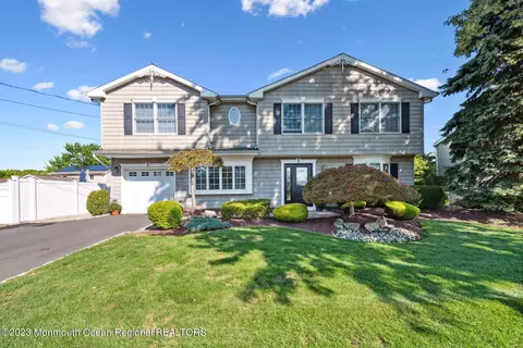 7 Dundall Pl, Hazlet, NJ 07730