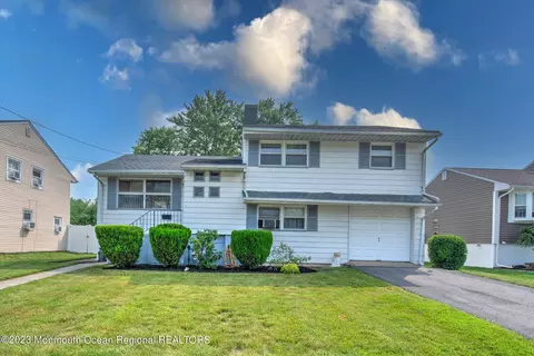 30 Hickock St, Fords, NJ 08863
