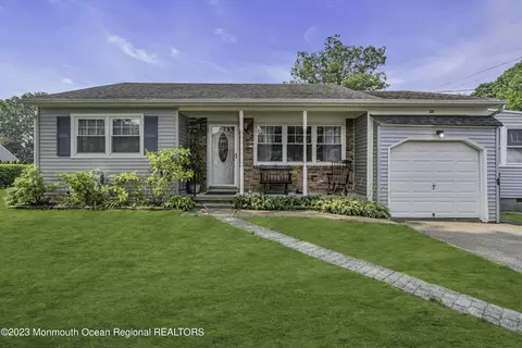 122 Anthony Ave, Toms River, NJ 08753