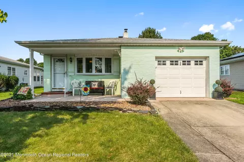 186 Liberta Dr, Toms River, NJ 08757