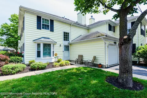 2401 Buckingham Cir, Middletown, NJ 07748