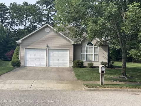 3 Cedar Village Blvd, Brick, NJ 08724