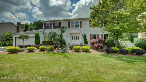 6 Scott Dr, Morganville, NJ 07751