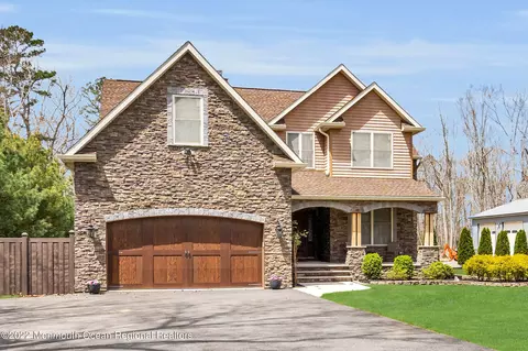 554 Whitecomb Ave, Jackson, NJ 08527