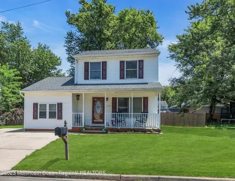 205 County Rd, Cliffwood, NJ 07721