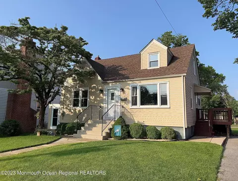 13 Stiles Ave, Maple Shade, NJ 08052
