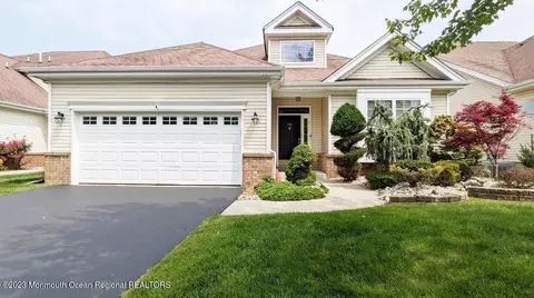 114 Crescent Way #114, Monroe, NJ 08831