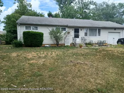 1230 Dove St, Toms River, NJ 08753