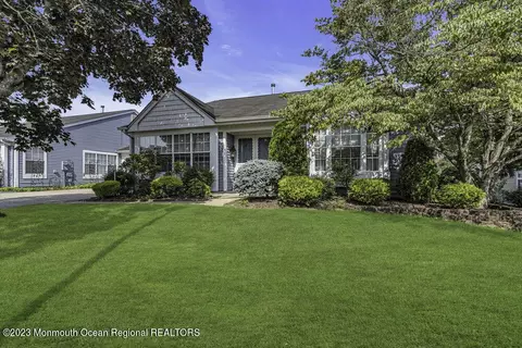 1134 Thornbury Ln # b, Manchester, NJ 08759