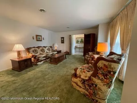 818 Warwick Rd, Brick, NJ 08724 photo 12