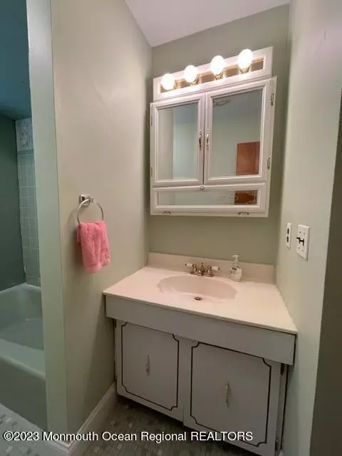 818 Warwick Rd, Brick, NJ 08724 photo 33