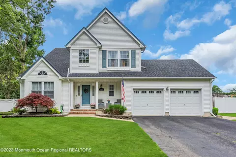 1907 White Knoll Dr, Toms River, NJ 08755