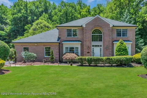 264 Nottingham Rd, Morganville, NJ 07751