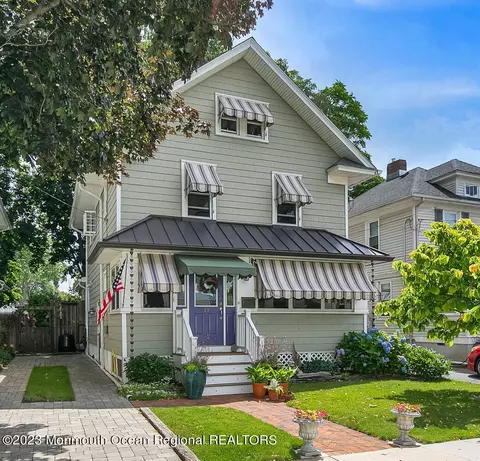 33 Arthur Pl, Red Bank, NJ 07701