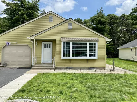 25 Ashley Rd, Manchester, NJ 08759