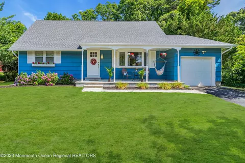 972 Westminster Dr, Toms River, NJ 08753