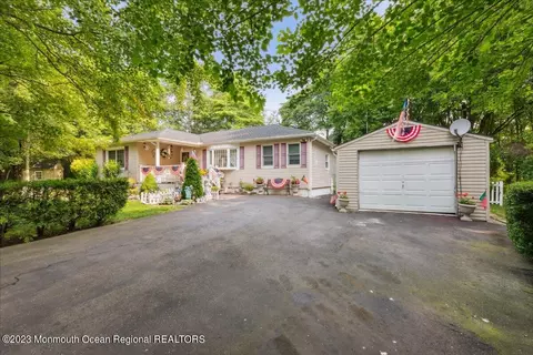 50 Trenton Lakewood Rd, Clarksburg, NJ 08510