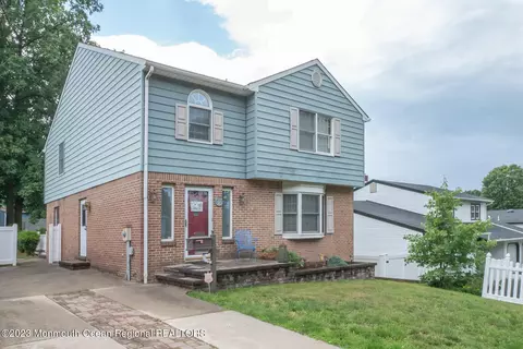 2 Thomas Ave, South Amboy, NJ 08879