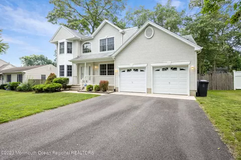 219 Compass Rd, Manahawkin, NJ 08050