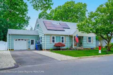 30 London Rd, Brick, NJ 08723