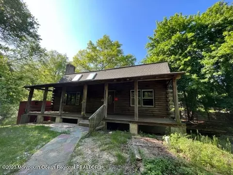 122 Hendrickson Rd, Freehold, NJ 07728