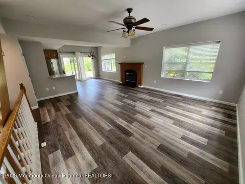 28 Melrose Dr #10, Toms River, NJ 08753
