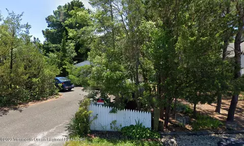 54 Island Rd, Bayville, NJ 08721