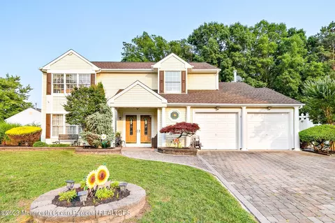 7 Crystal Ct, Barnegat, NJ 08005