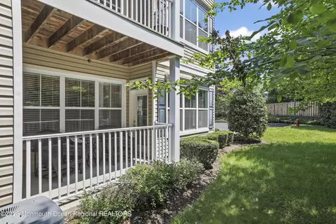 612 Sloan Ct, Matawan, NJ 07747