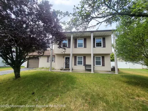 1451 Pueblo Ct, Toms River, NJ 08755