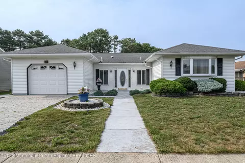 50 Prince Charles Dr, Toms River, NJ 08757