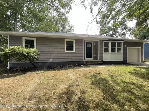 131 Clover St, Browns Mills, NJ 08015