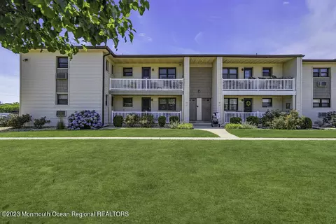 137 Wharfside Dr, Monmouth Beach, NJ 07750