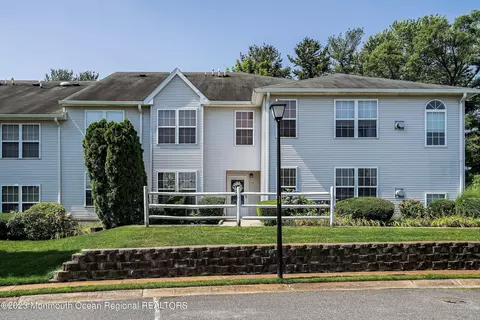 209 Club Dr, Wall, NJ 07719