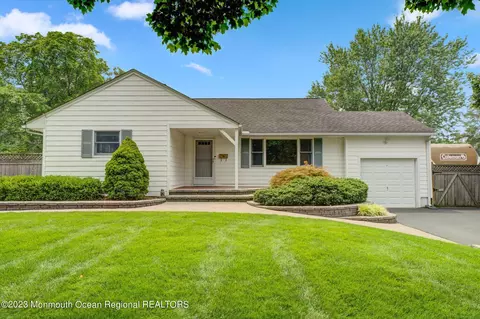 63 Rosalie Ave, Lincroft, NJ 07738