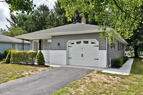 13 Nevis Ct, Toms River, NJ 08757