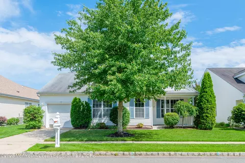 25 Pelican Ln, Little Egg Harbor, NJ 08087