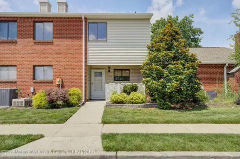 103 Nightingale Ct, Old Bridge, NJ 08857