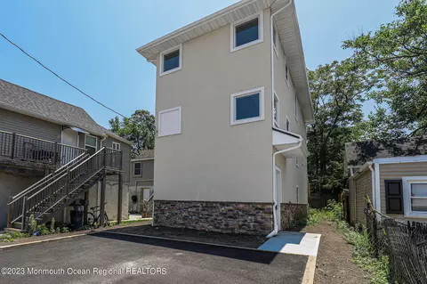 152 Center Ave, Keansburg, NJ 07734
