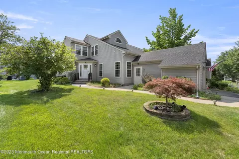 17 James Buchanan Dr #C, Monroe, NJ 08831