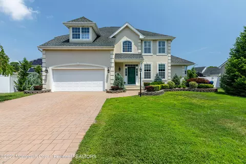 7 Greenside Dr, Little Egg Harbor, NJ 08087
