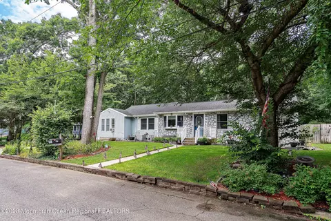 17 Murdock Pl, Jackson, NJ 08527 photo 2