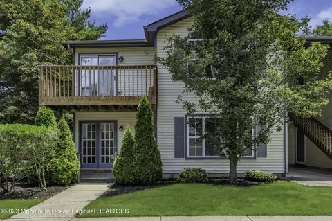 9 Shearwater Holw Rd, Bayville, NJ 08721