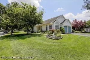 5 Ivy Hill Rd, Lakewood, NJ 08701