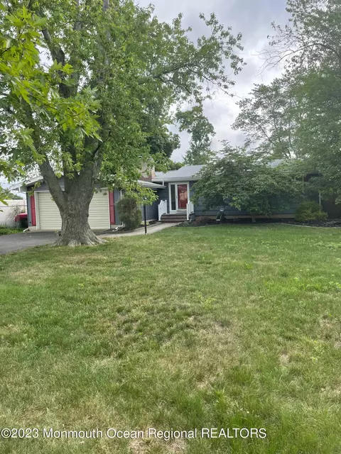 331 Lake Shore Dr, Brick, NJ 08723