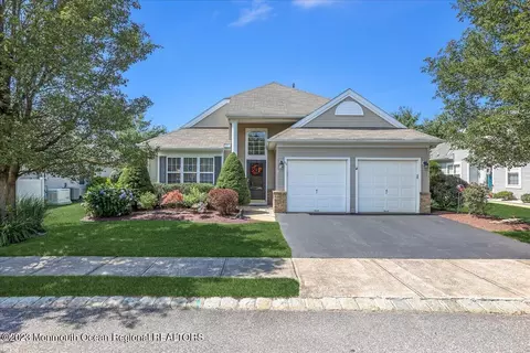 30 Milton Dr, Manchester, NJ 08759
